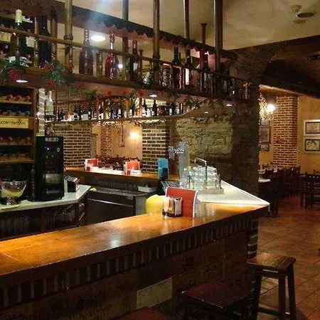 Aroi Bierzo Plaza فندق بونفيراذا