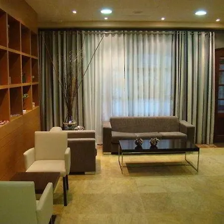فندق Aroi Bierzo Plaza