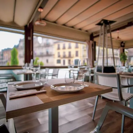 فندق Aroi Bierzo Plaza