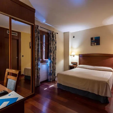 Aroi Bierzo Plaza Hotel 3*