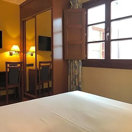 Aroi Bierzo Plaza 3*