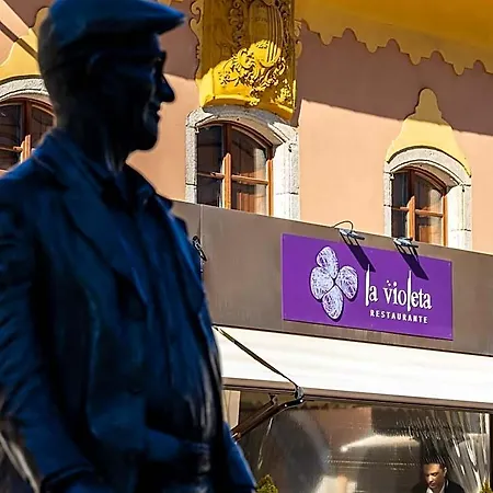 Aroi Bierzo Plaza Отель Понферрада