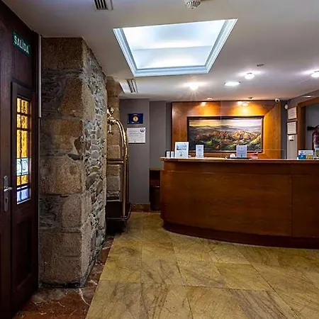 Aroi Bierzo Plaza 3* Понферрада