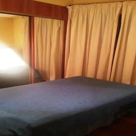 Aroi Bierzo Plaza فندق