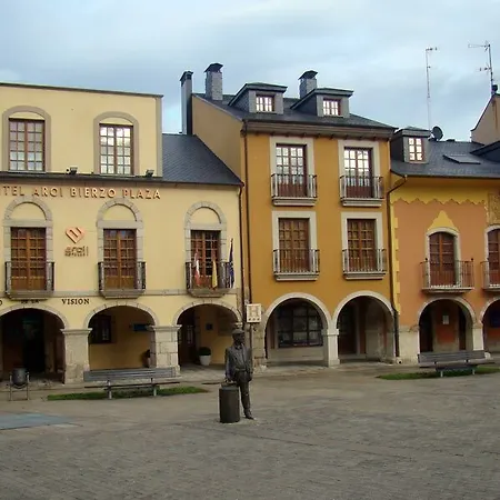فندق Aroi Bierzo Plaza