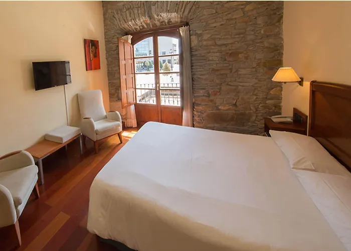 埃洛伊比耶索广场酒店 酒店 蓬费拉达