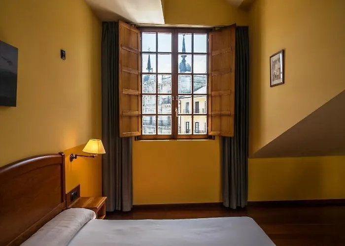 Aroi Bierzo Plaza 폰페라다