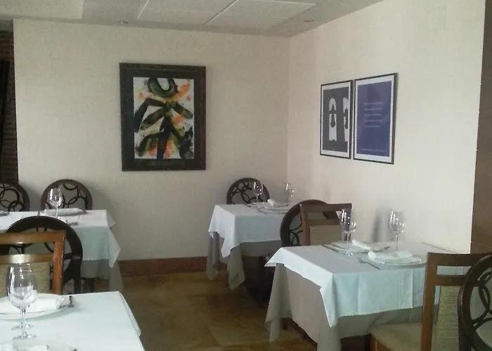 Aroi Bierzo Plaza 호텔 폰페라다