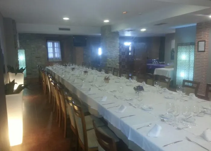 호텔 Aroi Bierzo Plaza 3*