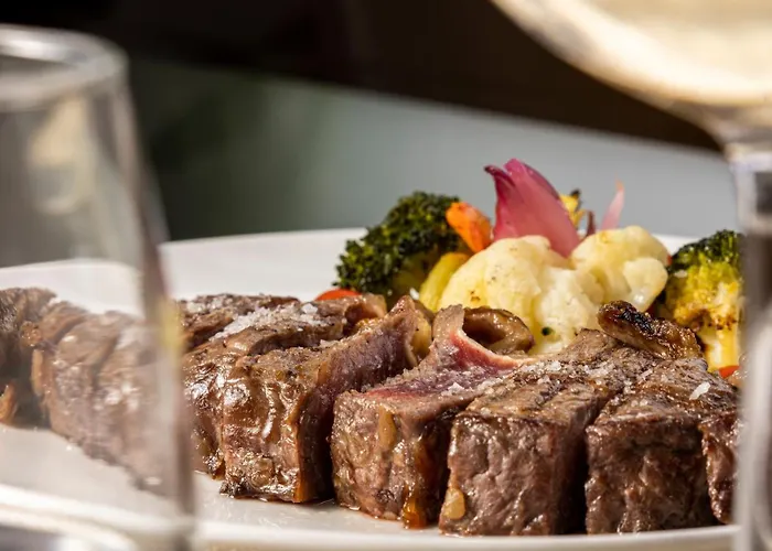 埃洛伊比耶索广场酒店 酒店 蓬费拉达