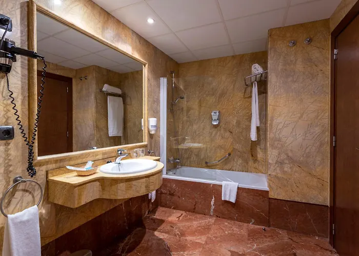 호텔 Aroi Bierzo Plaza 폰페라다