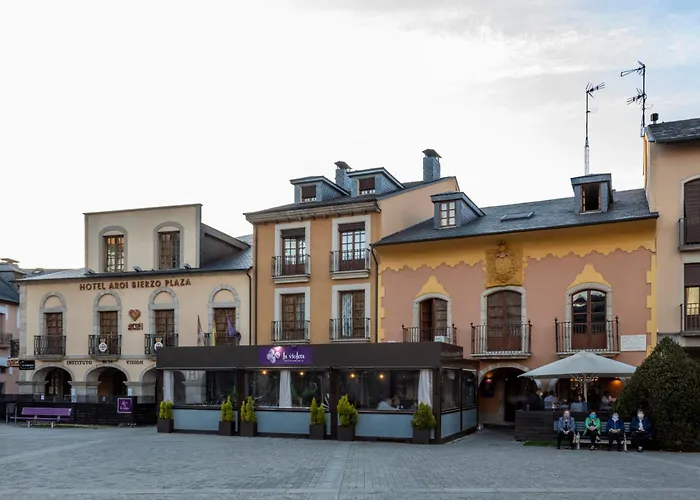 Aroi Bierzo Plaza 호텔 폰페라다