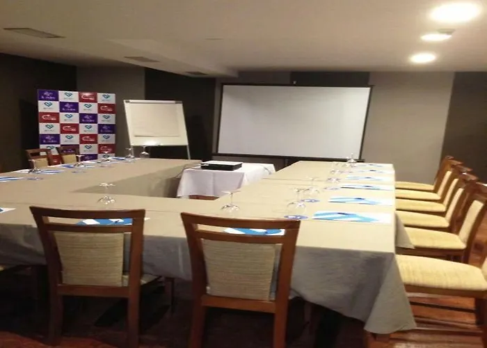 호텔 Aroi Bierzo Plaza 3*