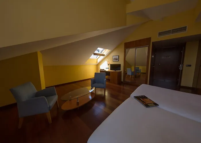 Aroi Bierzo Plaza Szálloda